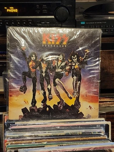 Kiss Destroyer LP Casablanca NBLP 7025 Desert Scene Label, VG/G+ Condition