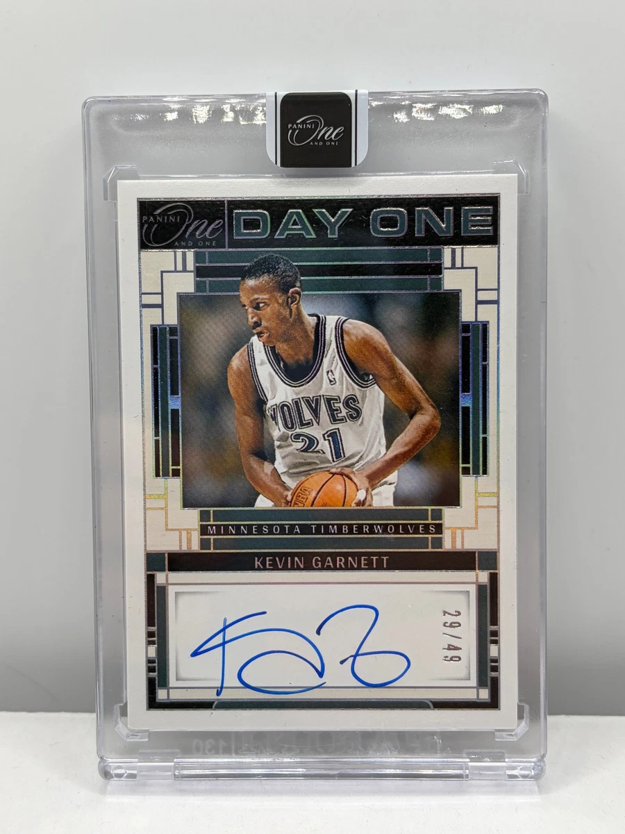 Kevin Garnett Basketball Autographed Sports Trading Cards
