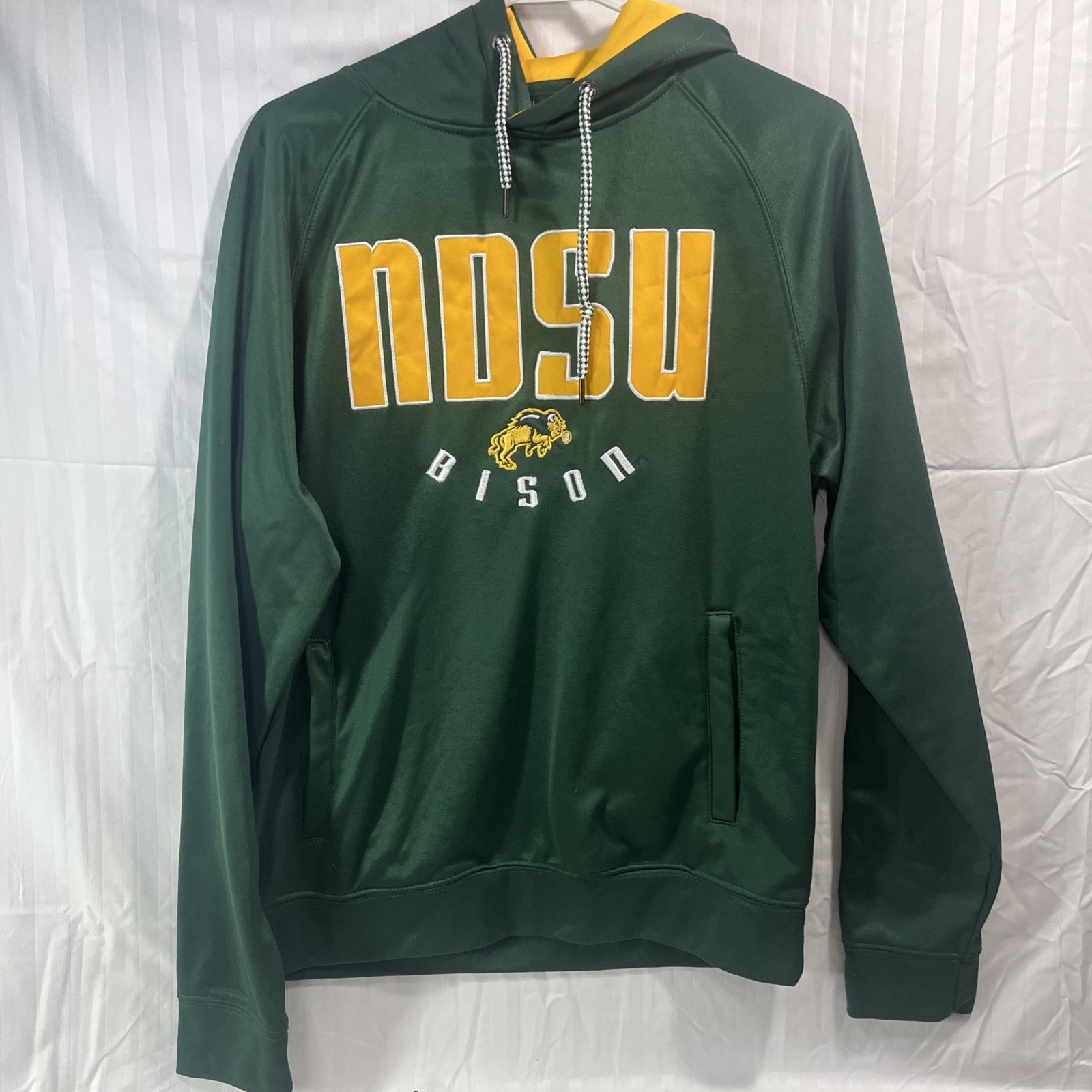 NDSU Bison Hoodie Mens Medium Green Sweatshirt Pullover Colosseum NCAA