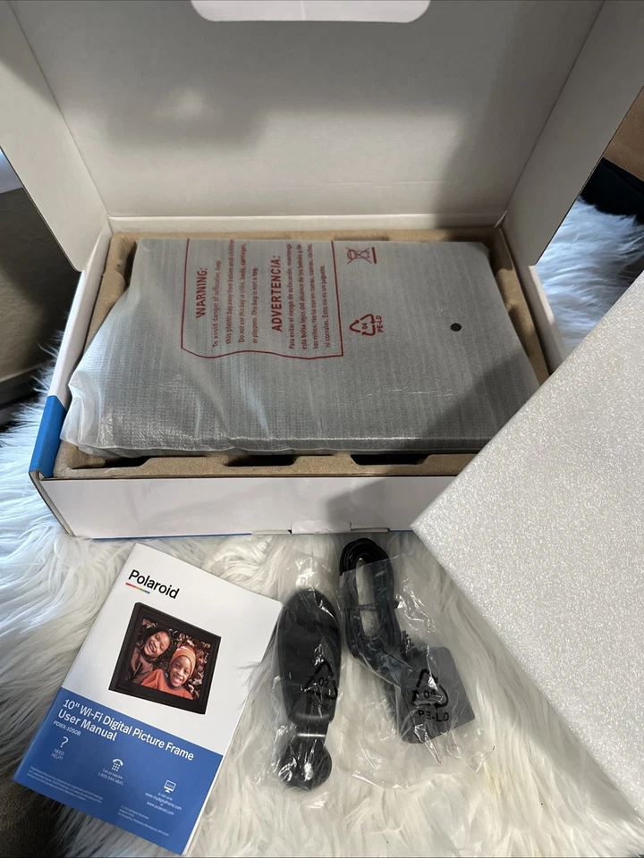Polaroid 10" Wi-Fi Digital Picture Frame Woodgrain Touchscreen NEW Open Box - Image 2 of 4