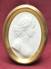 Queen Louise of Prussia breast portrait in relief bisque porcelain 17.6x13cm