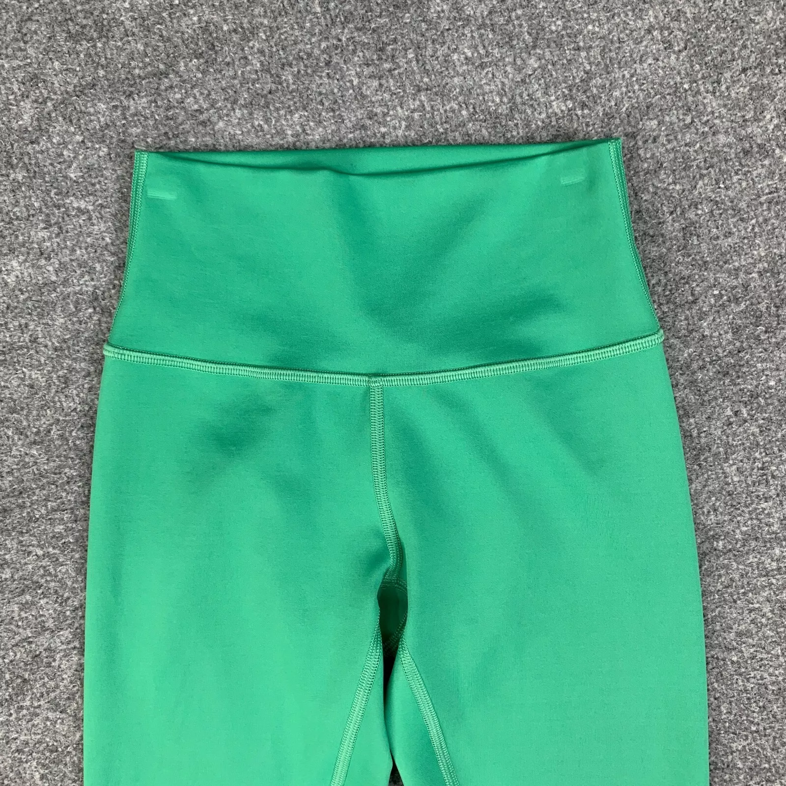 alo-yoga clover airlift wide waistband smooth high waist leggings