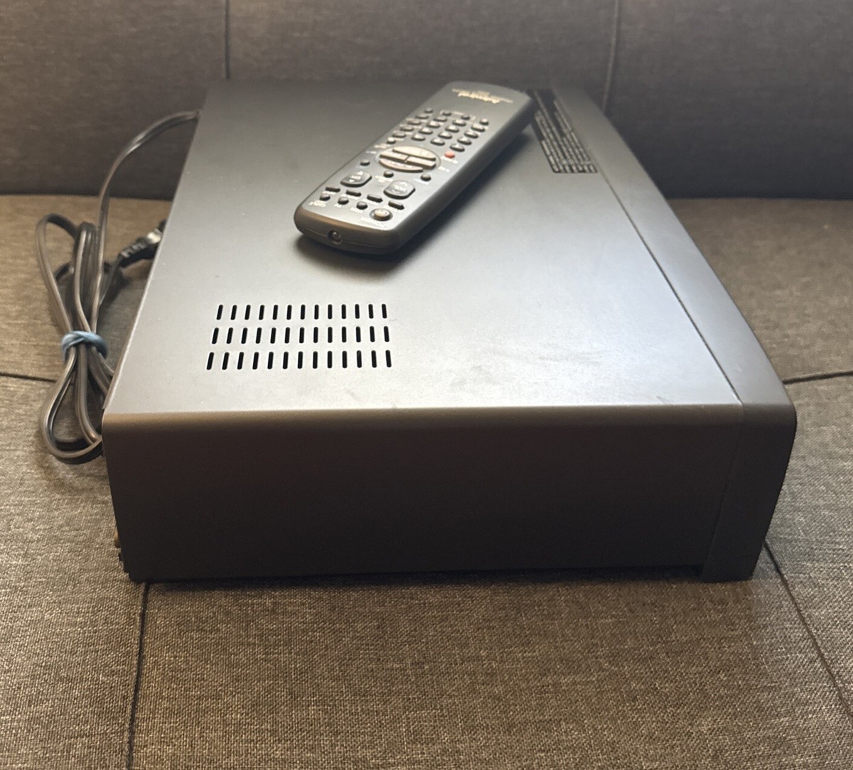ADMIRAL 4-HEAD HI-FI VCR VIDEO CASSETTE REC. VHS HQ PLAYER