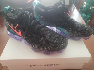 vapormax hot punch