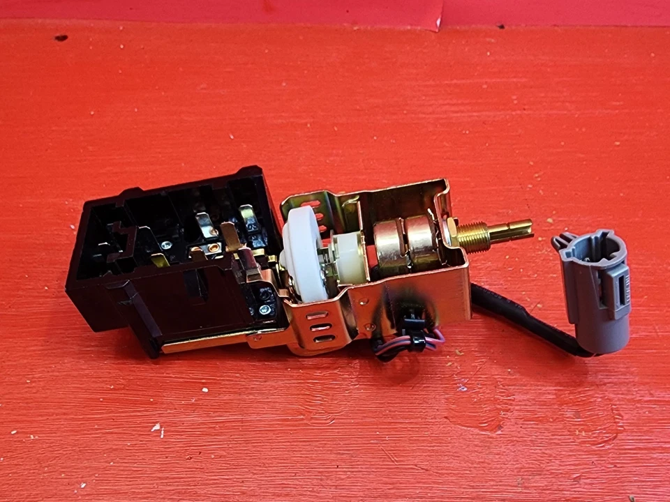 Headlight Switch DS-402 For 1990-1992 Lincoln Town Car, Mercury Grand Marquise - Image 3 of 4