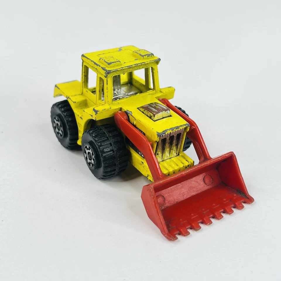 Matchbox Superfast MB-29B Tractor Loader Yellow Red 1970s Made in England - Image 3 of 4