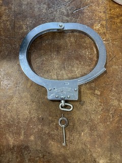 Antique Handcuffs American Handcuff Co L 600 Collar Or Single Leg Iron W/ Key