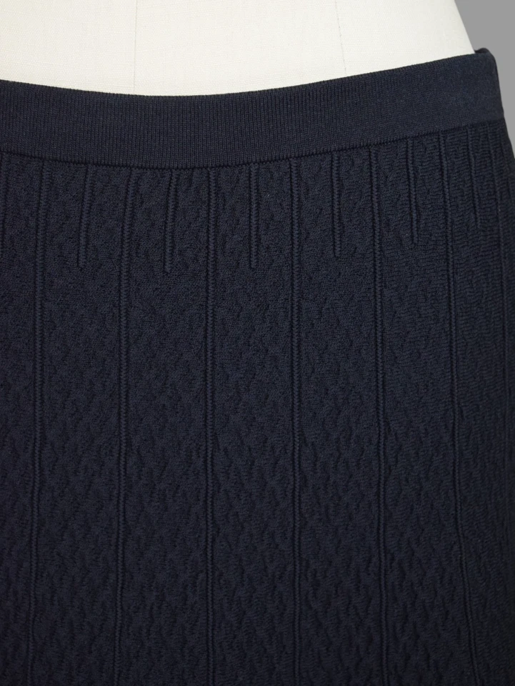 Falda negra CAbi Amelie #214 tejida elástica línea A talla pequeña Foto 4 de 4