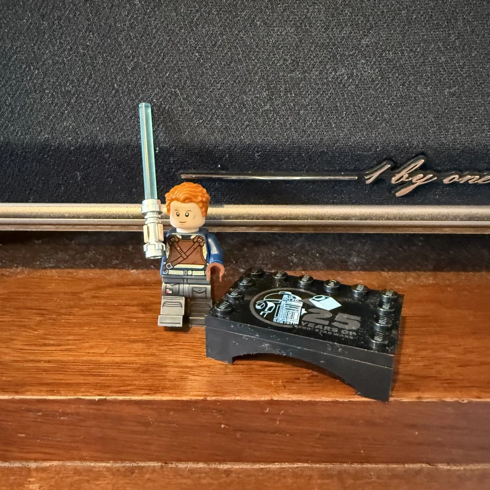 LEGO Star Wars - Cal Kestis - 75394 - Soporte 25 Aniversario Foto 4 de 4