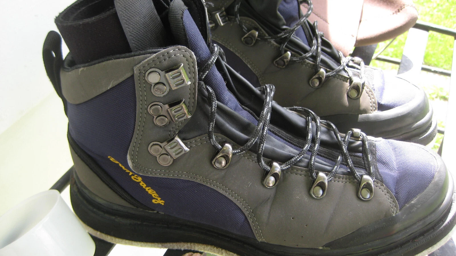 Dan Bailey Men’s Wading Fishing Boots Shoes Sz 9 Lace-Up, Blue Gray