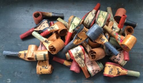 SET OF 28 ANTIQUE GLASSINE PARTY BLOWERS GERMANY C. 1920’s GREAT GRAPHICS! - Picture 1 of 10