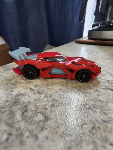 RARE MARVEL SPIDER-MAN HOT WHEELS CHARACTER CAR (2017)