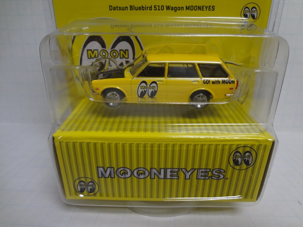 ミニカー 1:64 MOON EQUIPPED Datsun Bluebird 510 Datsun Bluebird 510 Wagon Yellow and White 