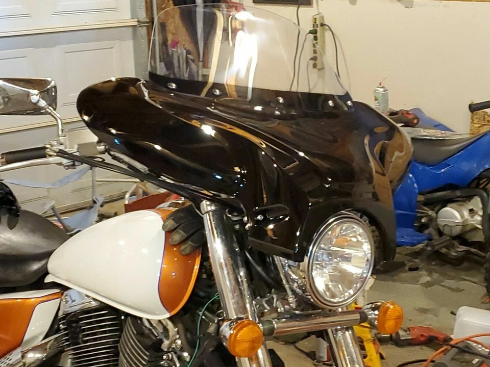 Motorcycle Front Fairing Batwing Windshield w/Bracket For Harley Dyna Yamaha - Image 4 of 4