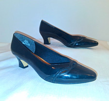 Vintage Women  s Black Patent Leather Almond Toe Pump Cut-Out Slip On 6.5W