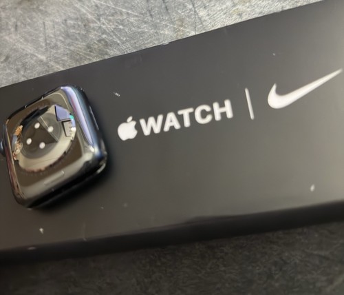 Apple Watch Nike Series 7 - 45MM - Aluminum + Ceramic - A2474 (GPS Only) - Picture 2 of 9