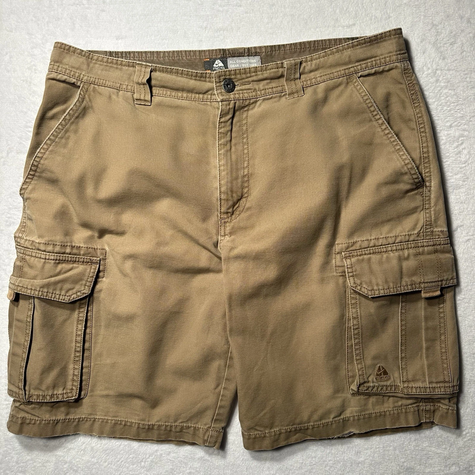 Nike ACG Cargo Shorts Men 34 Beige Khaki Y2K Ripstop Pocket Outdoor Golf Vintage