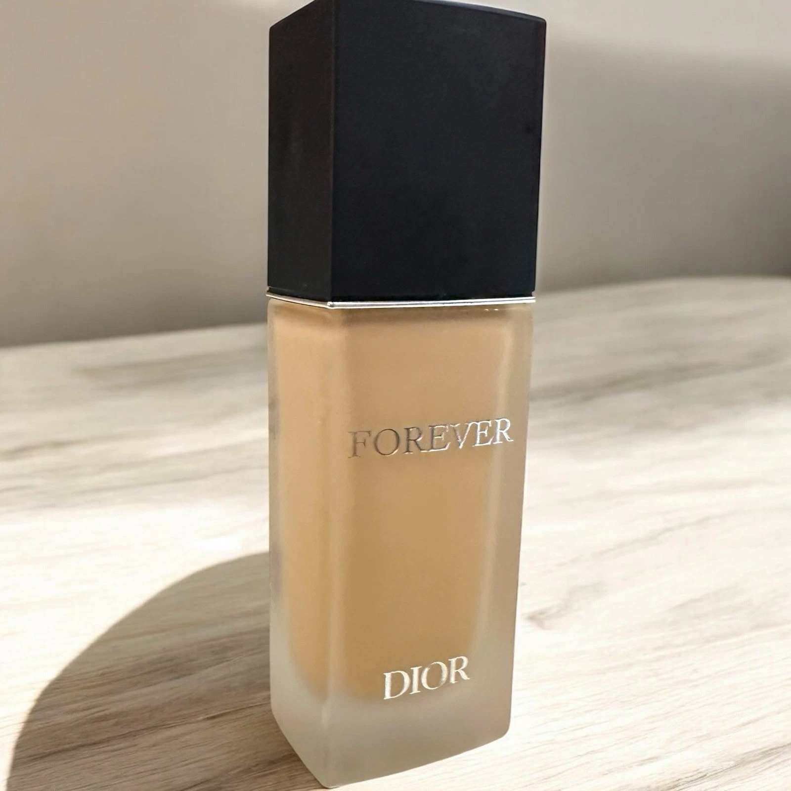 Fond de teint mat Dior Forever 24h FPS 15 Exp 05/26 2 chaud