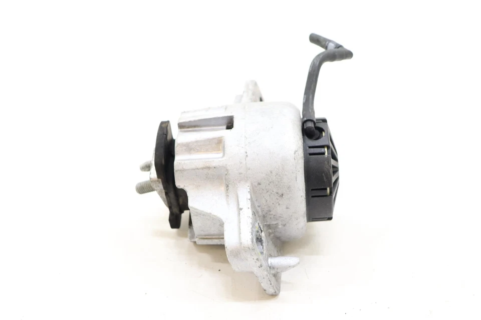 2018 - 2020 LAND ROVER VELAR 2.0L ENGINE RIGHT MOUNT BRACKET OEM JK836A002GB - Image 2 of 4