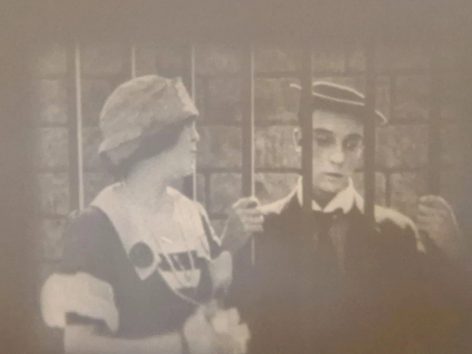 Cops 1922 Buster Keaton Super 8mm Blackhawk Films Davenport, IA🔴🟠🟡🔴⚪🔵 - Image 2 of 4