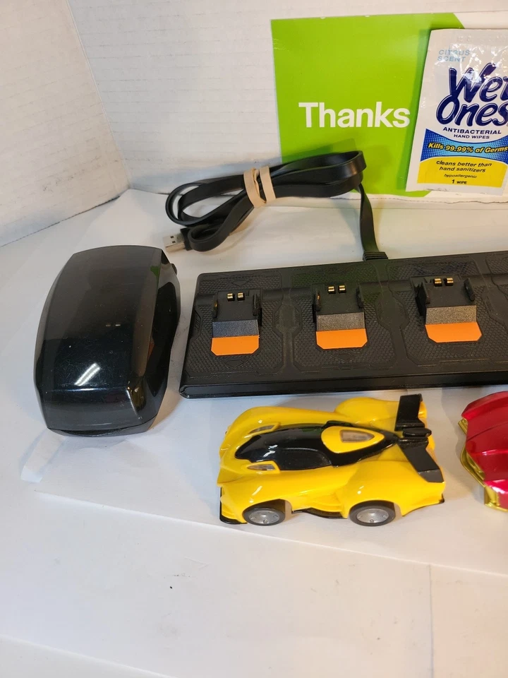 Coches de carreras Anki Overdrive remotos con cargadores  Foto 2 de 4