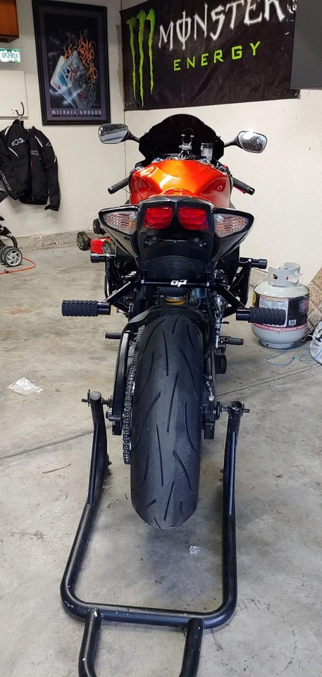 Suzuki GSXR 600/750 2006-2010 ajustable Subjaula con clavijas de acrobacias sólidas - en punta Foto 4 de 4