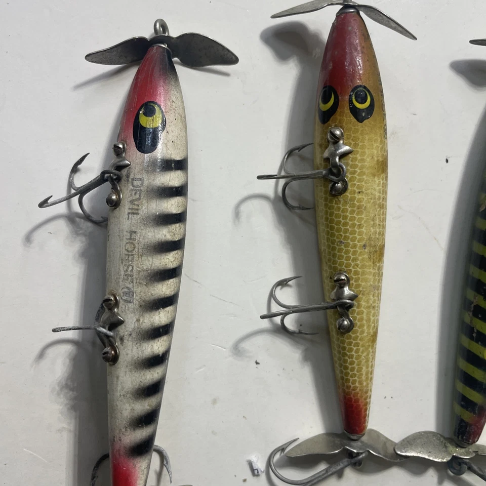 Cinco señuelos de pesca vintage de caballo diablo  Foto 2 de 4