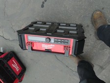 Milwaukee 2950-20 M18 Packout Bluetooth Radio Speaker With Battery Charger