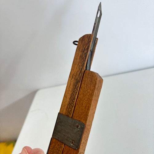 Vintage Wooden Rug Shuttle Punch Sliding Needle Primitive Hand Sewing Tool - Picture 6 of 8