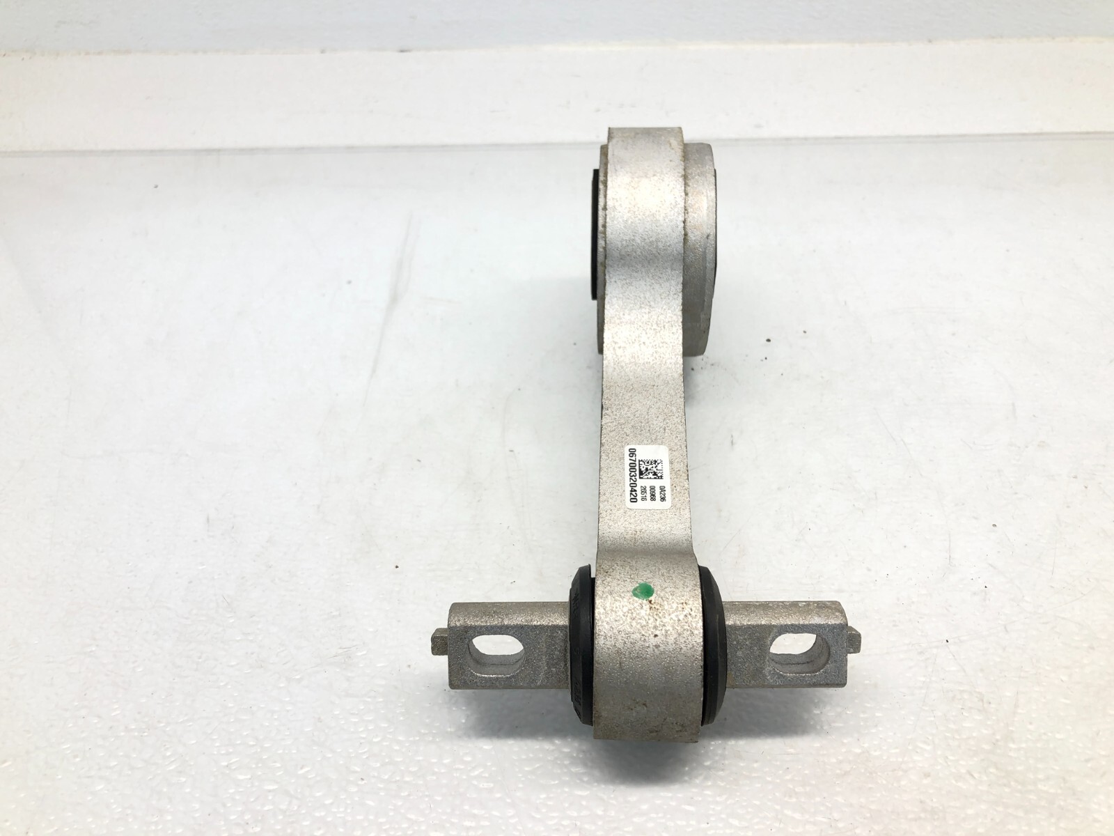2017-2020 MASERATI LEVANTE 3.0L V6 ENGINE MOUNT TORQUE LINK ROD BRACKET OEM