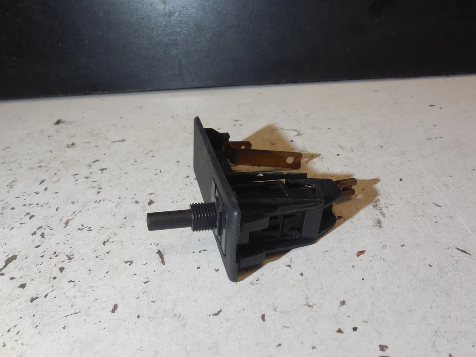 Trunk Light Lamp Holder Contact Switch Mercedes 380SL 450SL 300SD 2018201211 - Image 4 of 4