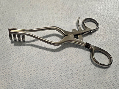 Life Instruments 741-5501-0 Weitlaner Retractor 3X4 Prongs 5-1/2'' Length