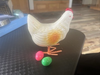 Vintage Easter Spring Egg Laying Chicken With 3 Eggs
