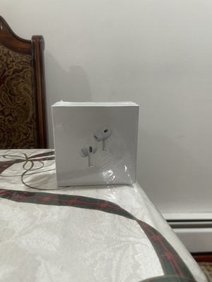 Apple AirPods Pro 2nd Generation with MagSafe Wireless Charging Case (USB C)...