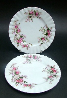 Zwei Royal Albert Lavender Rosenmuster Beilagen-/Brotteller 16 cm - Optik sehr guter Zustand
