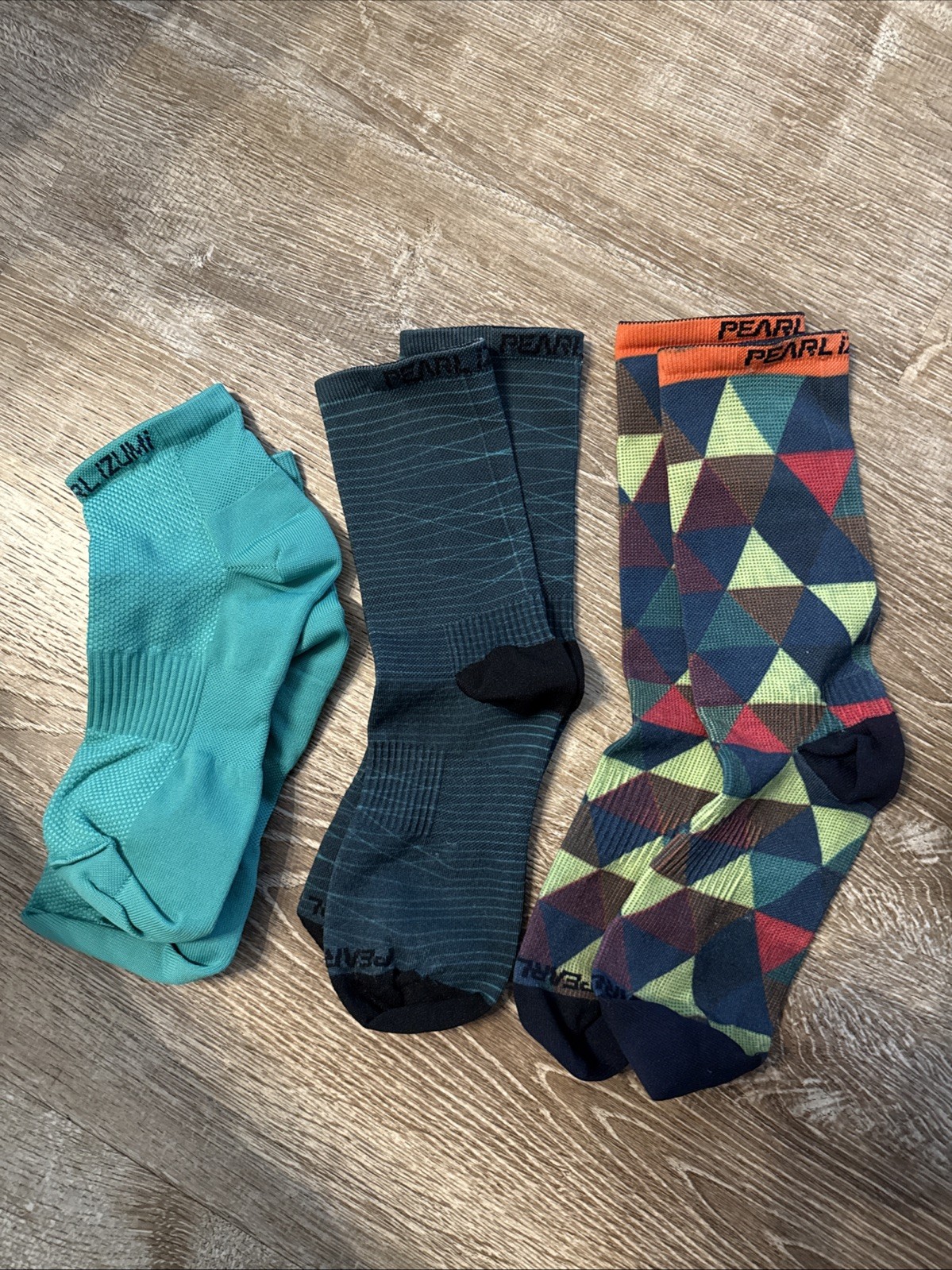 3 Pairs White Pearl iZUMi Cycling Socks, Size Medium