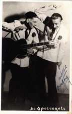 Famous People De Spotvogels Singers Vintage RPPC B273