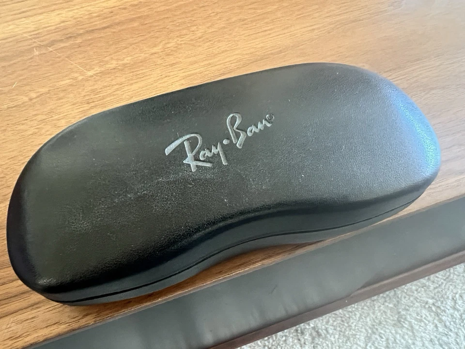 Auténtico estuche protector lateral duro grande Ray Ban para gafas de sol Foto 2 de 4
