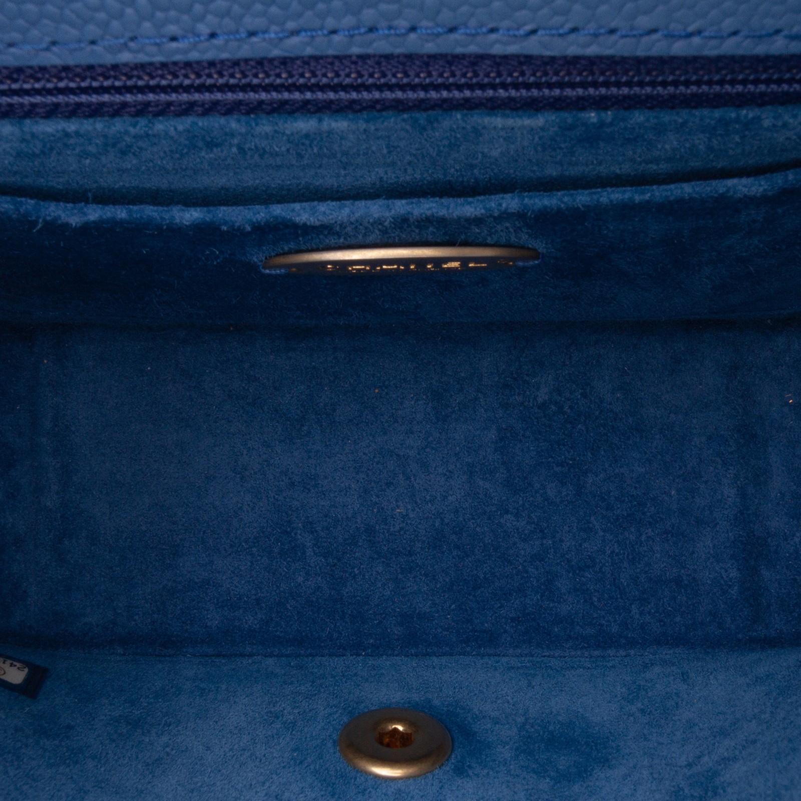 Authenticated Chanel Mini Square Pure Classic Cav… - image 4