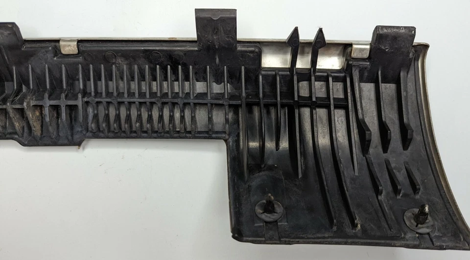 AUDI ALLROAD C5 2001-2005 - Protector de parachoques trasero / placa de deslizamiento 4Z7807835B Foto 4 de 4