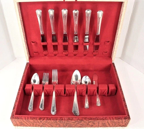 Wm A Rogers AA Heavy Oneida 32 Pcs Flatware Set, PARK LANE Silver Plate Tri-Fold