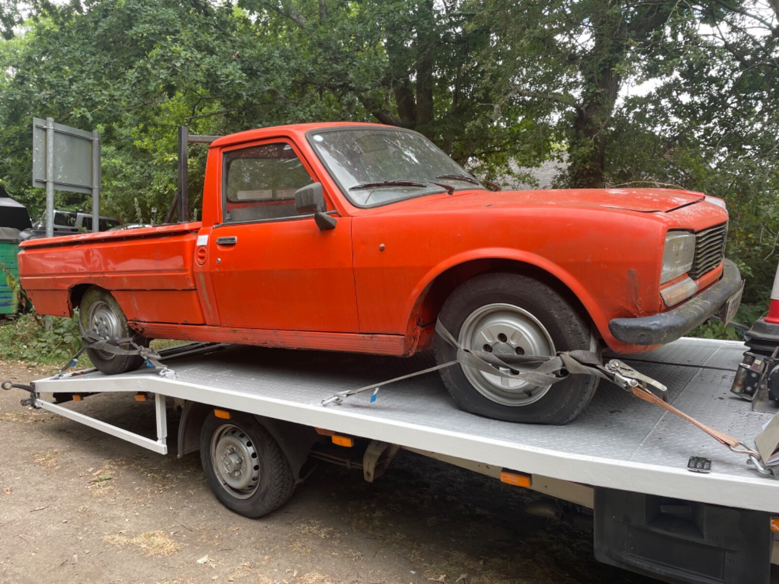Image 1 - PEUGEOT 504 DIESEL PICK UP