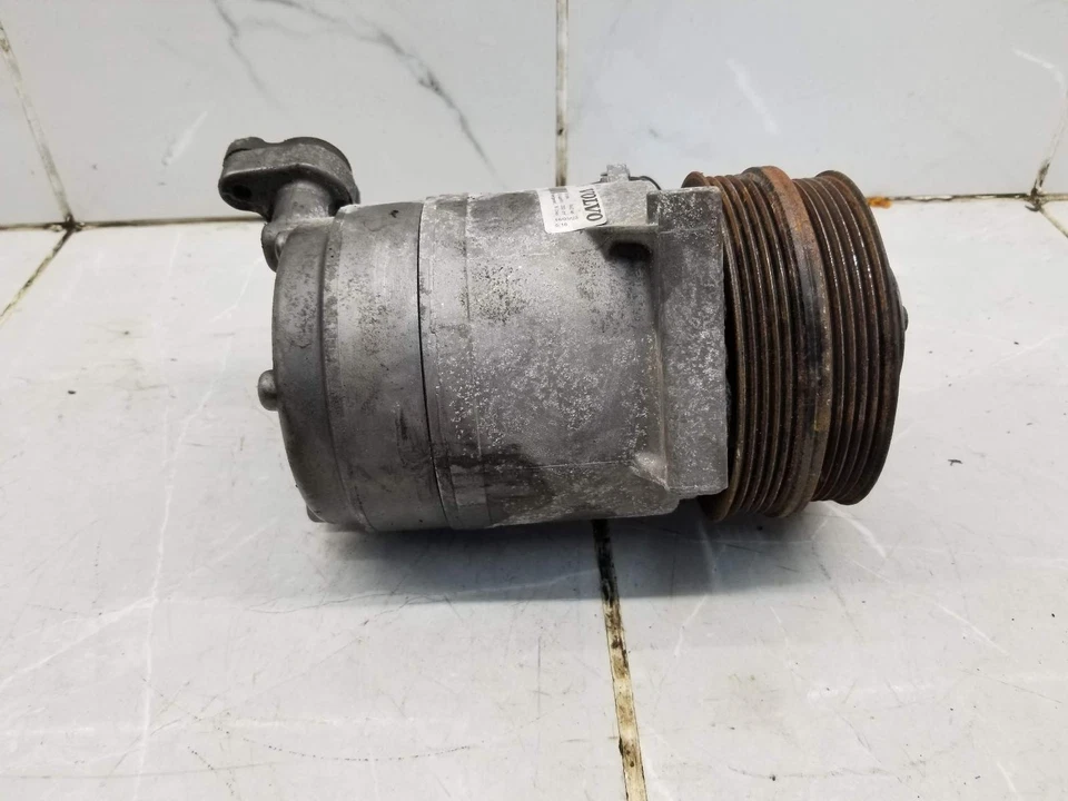 2013 沃尔沃 C70 2.5 升空调压缩机 #009509 — 第 2/4 张图片