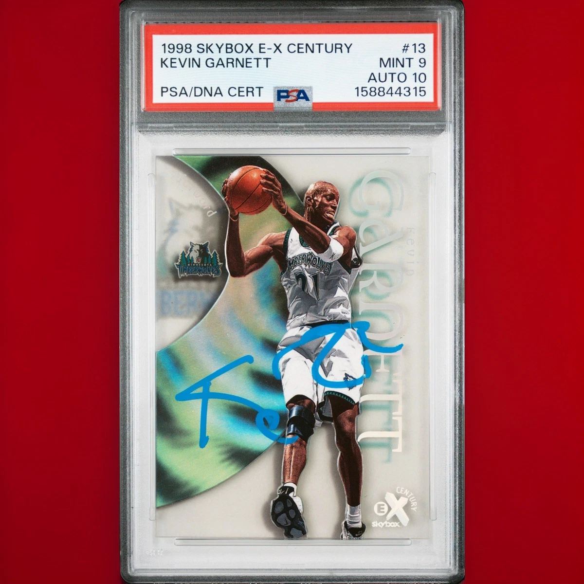 SkyBox Kevin Garnett Basketball Autographed Sports Trading Cards