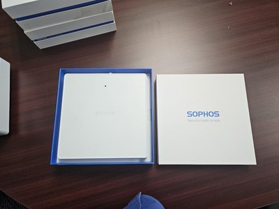 Sophos APX 740 Access Point High Capacity 4x4:4 Access Point TESTED w/Box
