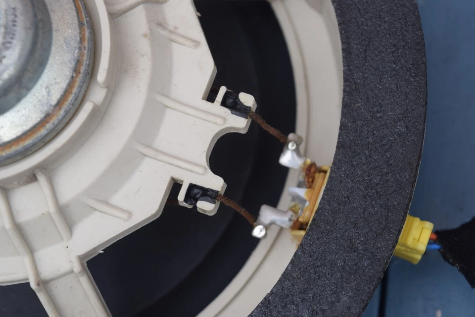 ALTAVOZ PUERTA HYUNDAI VELOSTER OEM 2012 2013 2014 2015 2016 2017 Foto 4 de 4