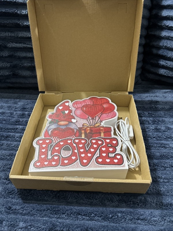 LED Light Up Decor Gnome Heart LOVE Table Sign Boxed New