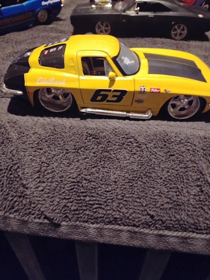 Jada 1/24 Lot Loose-mint Camaro 1969 Dodge Charger RT And Split Window Corvette - Image 2 of 4