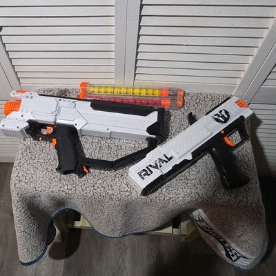 NERF Rival Apollo XV-700 & Corps Hera Blasters White/Black w/ Rounds