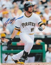 IKE DAVIS  PITTSBURGH PIRATES  ACTION SIGNED 8x10